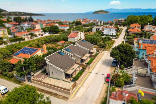 Analemma Luxury Villas — 4-Star Luxury Hotel in Nea Iraklitsa, Greece