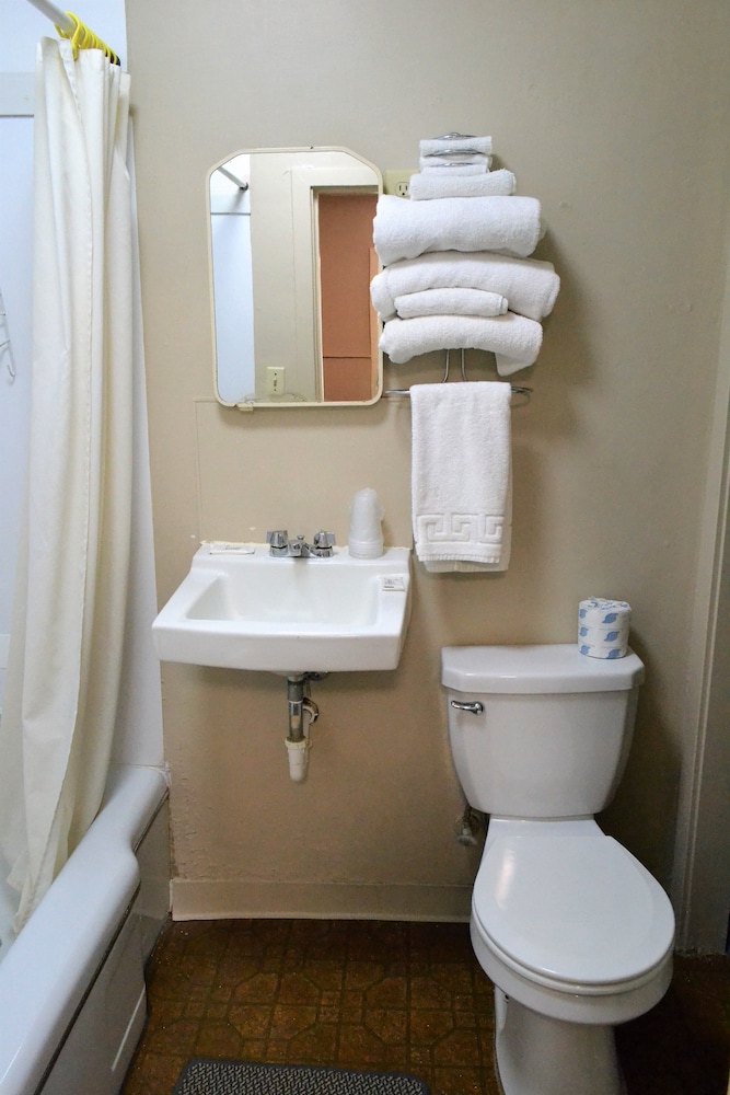 Innkeeper Motel - photo 47