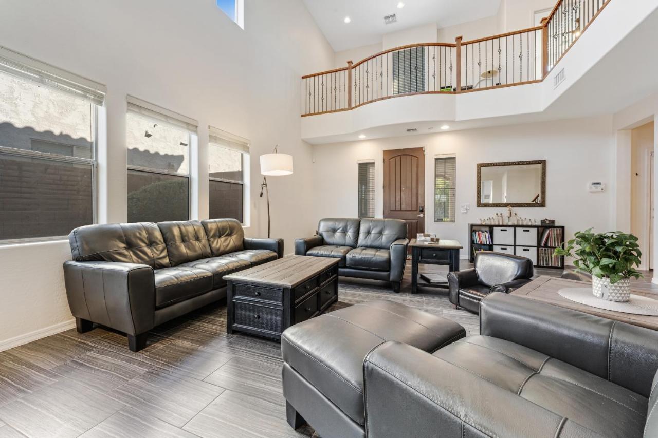 Westwing Retreat — Peoria