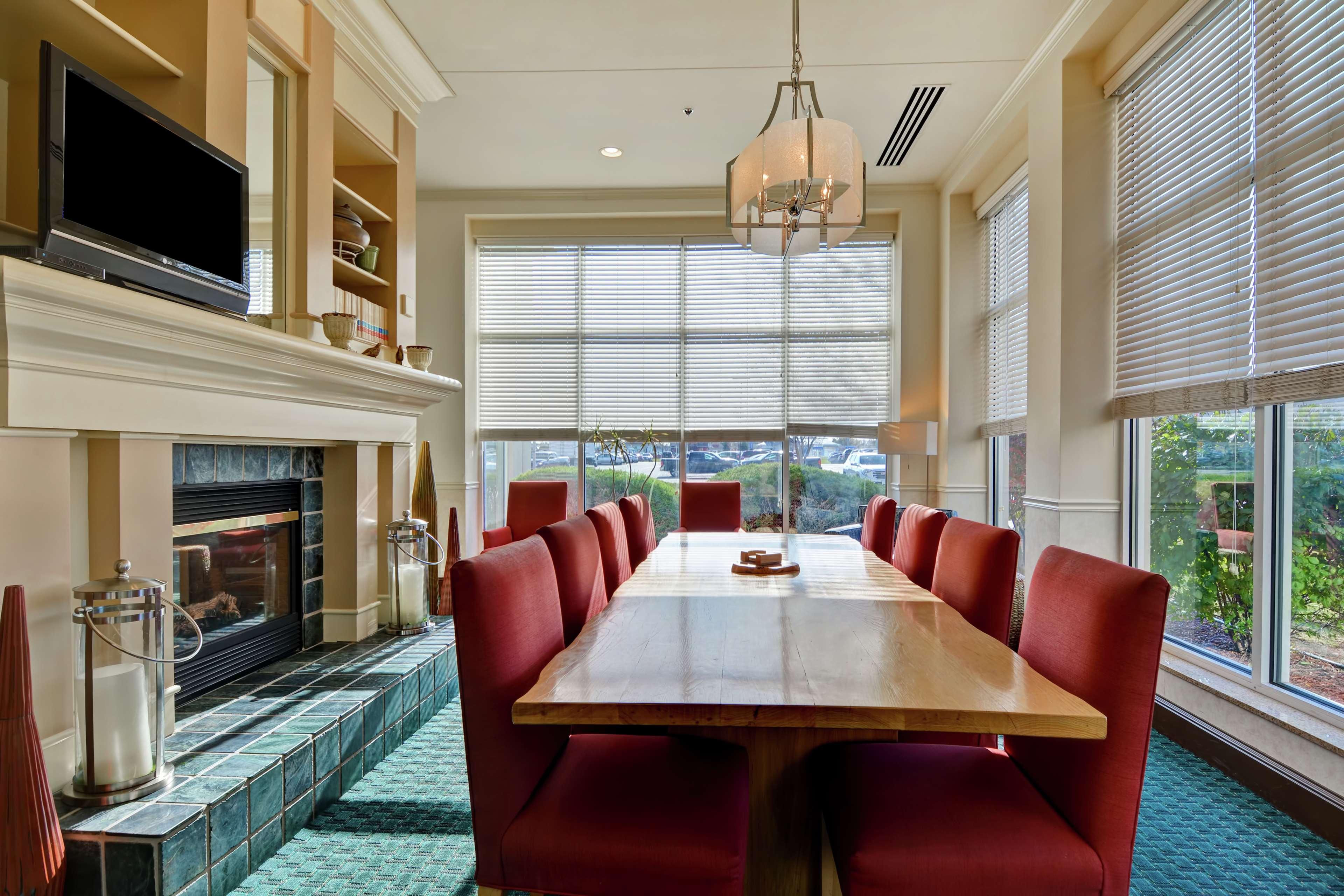 Hilton Garden Inn Appleton Kimberly - photo 21