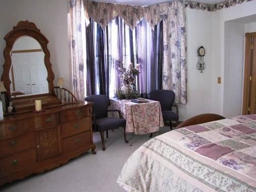 Allegan Country Inn - photo 17