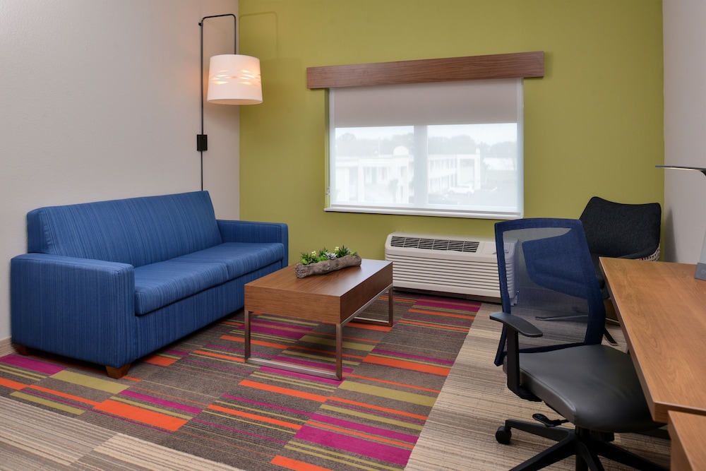 Holiday Inn Express & Suites West Melbourne by IHG - photo 13