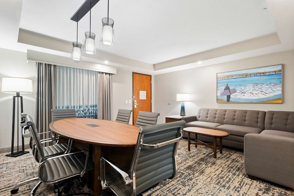 Embassy Suites by Hilton Anaheim South - photo 17