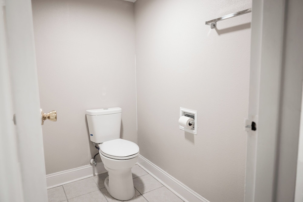 Riverside Inn & Suites by OYO Danville Ceaser Casino - photo 41
