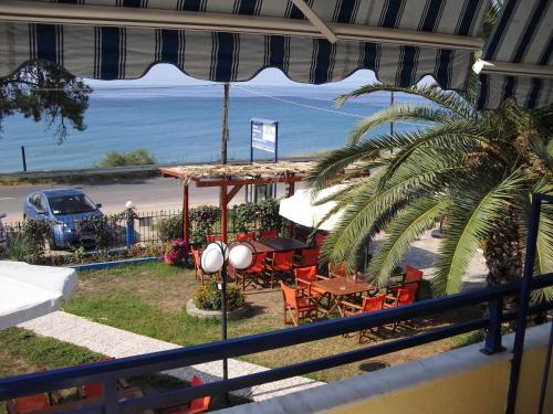 Kangaroo Hotel - carbon neutral hotel in Kassandreia