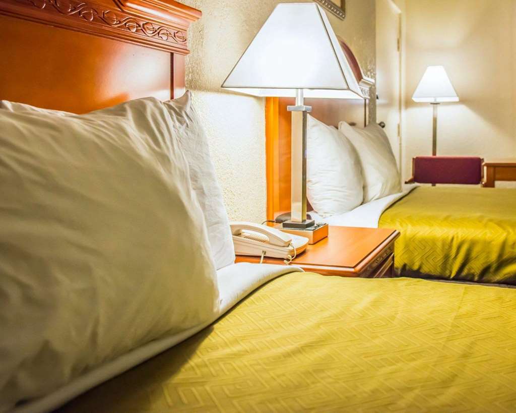 Econo Lodge Panama City St. Andrews - photo 19