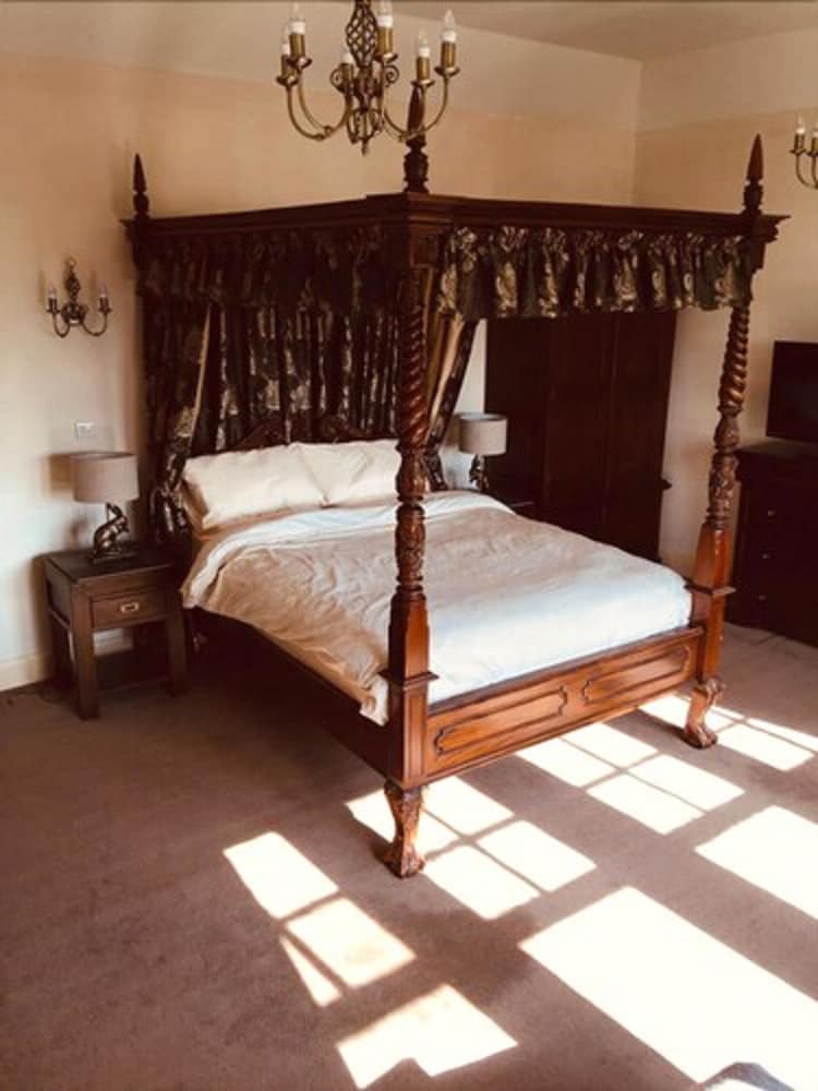 Brass Castle Country House Accommodation — 4-Star Luxury Hotel in Middlesbrough, United Kingdom