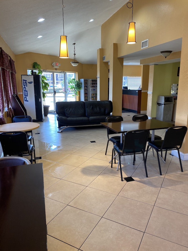 Jax Inn - photo 13
