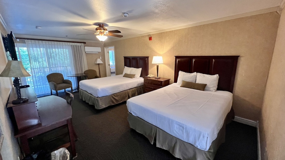 Yosemite View Lodge - photo 24