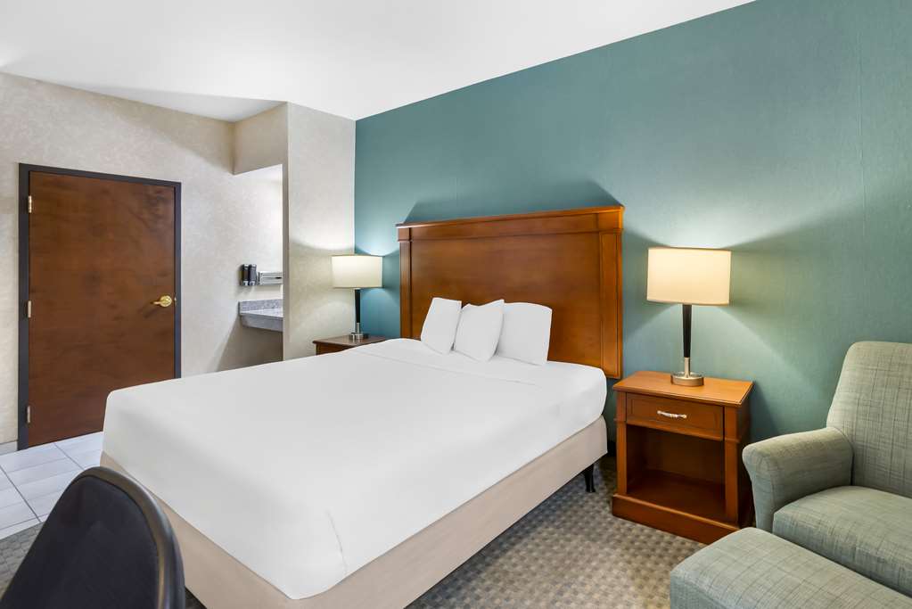 Sonesta Essential Houston Hobby Airport - photo 11