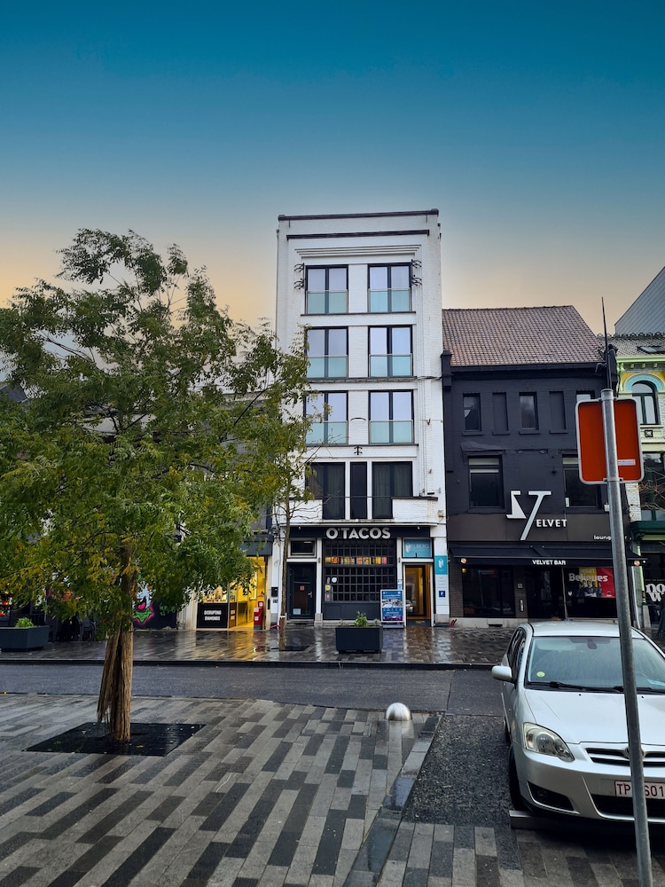 Elberg ApartHotel — hotel in Mouscron