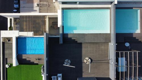 Luxury 2BR Sky Suite City Views & Prime Location