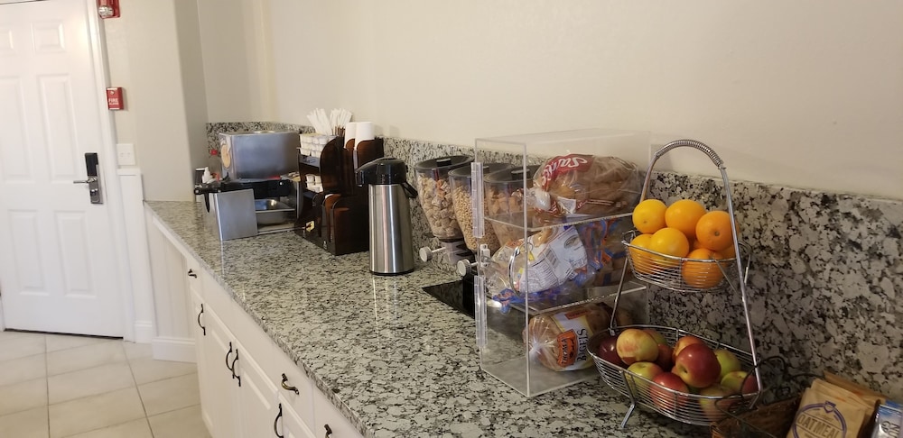 Cedar Park Inn - photo 22