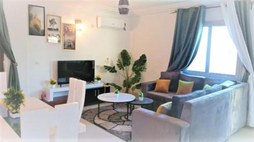 Makeena Berry Cosy Mboa Hydrocarbures — 4-Star Luxury Hotel in Douala, Cameroon