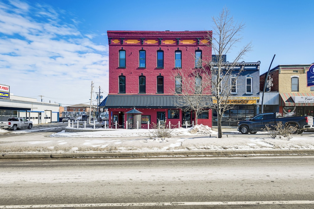 Bring a Pet: Historic Downtown Olean Apartment — Olean — photo 3