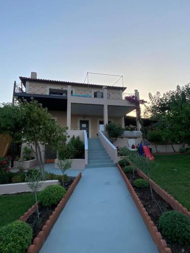Villa Kastanos — 4-Star Luxury Hotel in Almyros, Greece