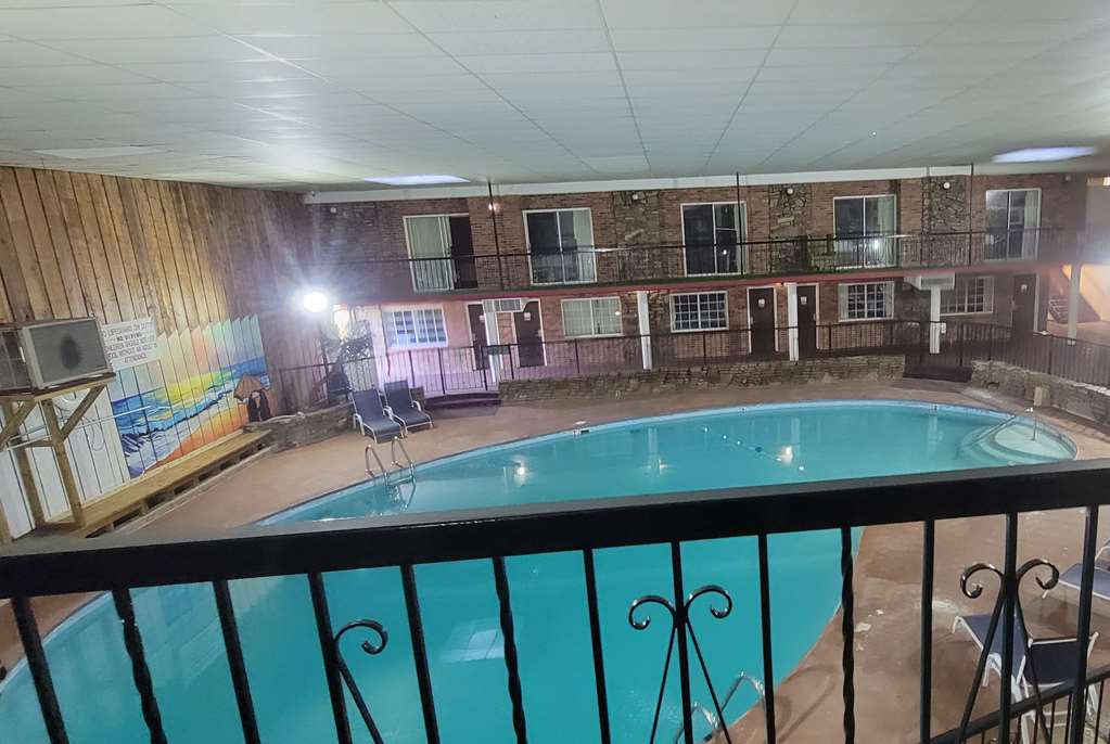 Ramada by Wyndham Mountain Home - photo 11
