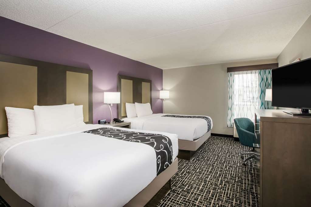 La Quinta Inn by Wyndham Davenport & Conference Center - photo 11