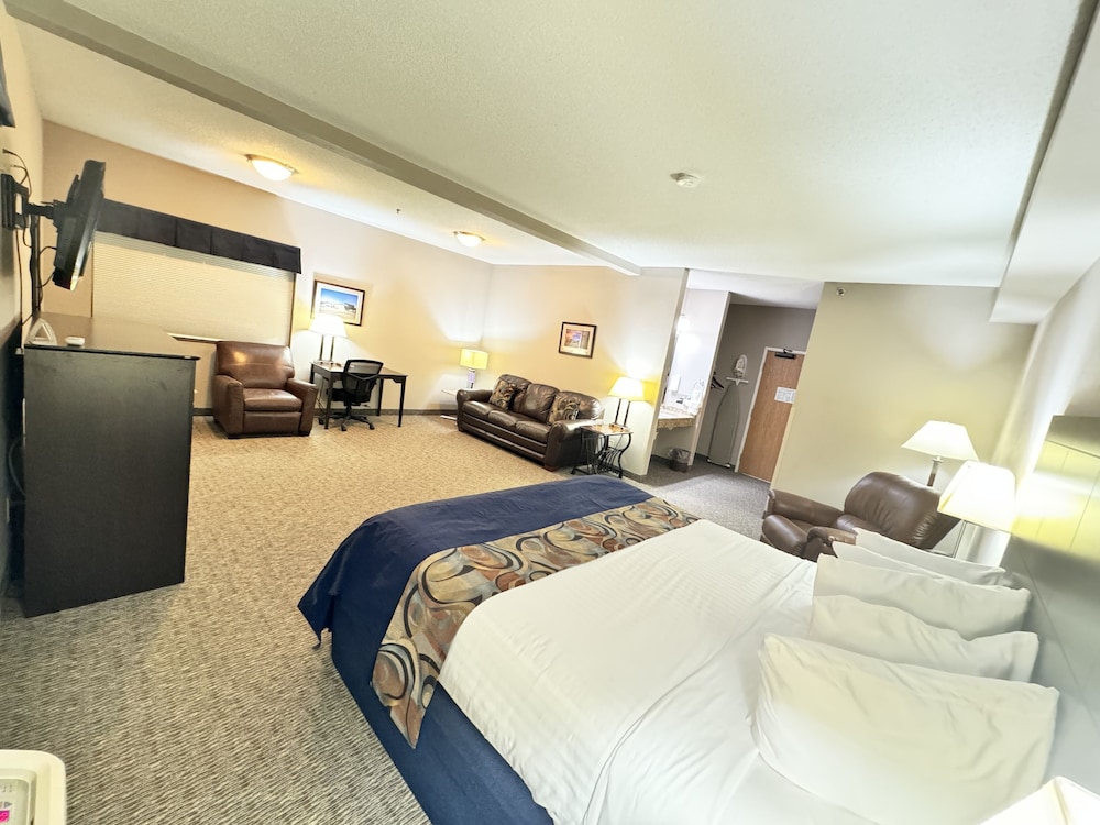 Garner Inn & Suites - photo 10