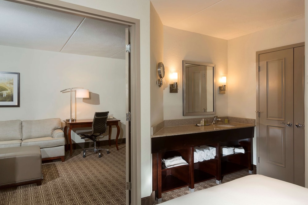 DoubleTree Suites by Hilton Nashville Airport - photo 13