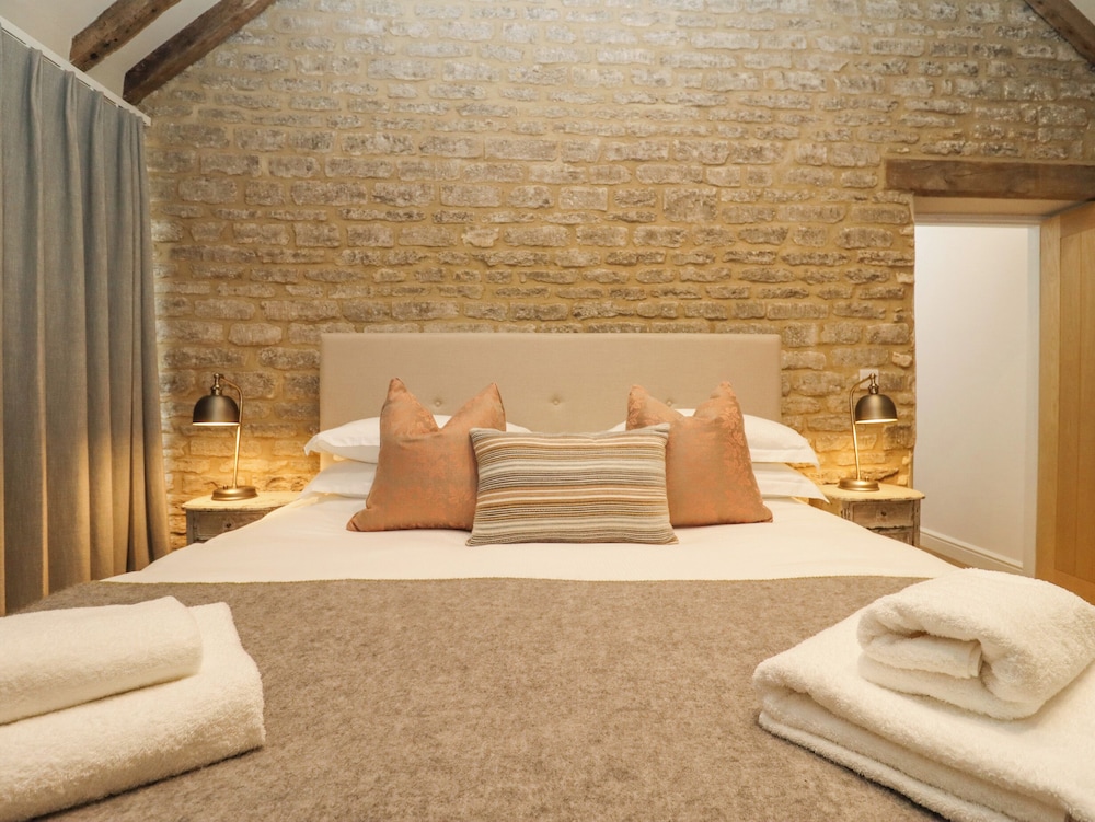 Hawthorn Barn — Northleach — photo 3