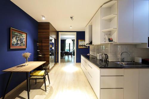 Stylish 2BR Apt in Vake Central Tbilisi By Wehost