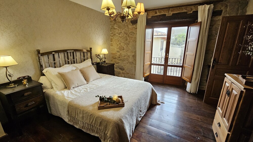 Hotel La Clerecía De Ledesma — hotel in Ledesma