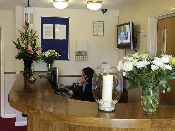 Cobham Lodge — Cobham — photo 5
