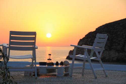 Flora's Apartments — 4-Star Luxury Hotel in Naxos, Greece