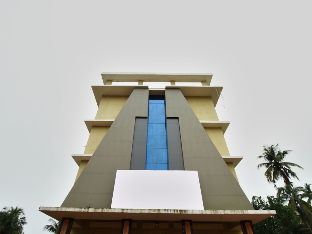 Capital O 13489 Garuda Comforts in Mangalore, India