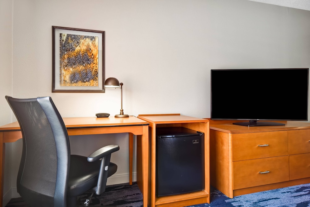 Fairfield Inn & Suites by Marriott Atlanta Kennesaw - photo 9