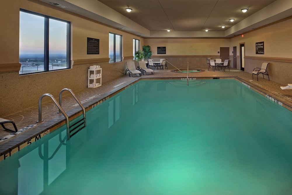 Hampton Inn & Suites Decatur - photo 33