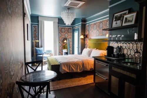 The Gas Lamp Hotel 1BR Adams - photo 3
