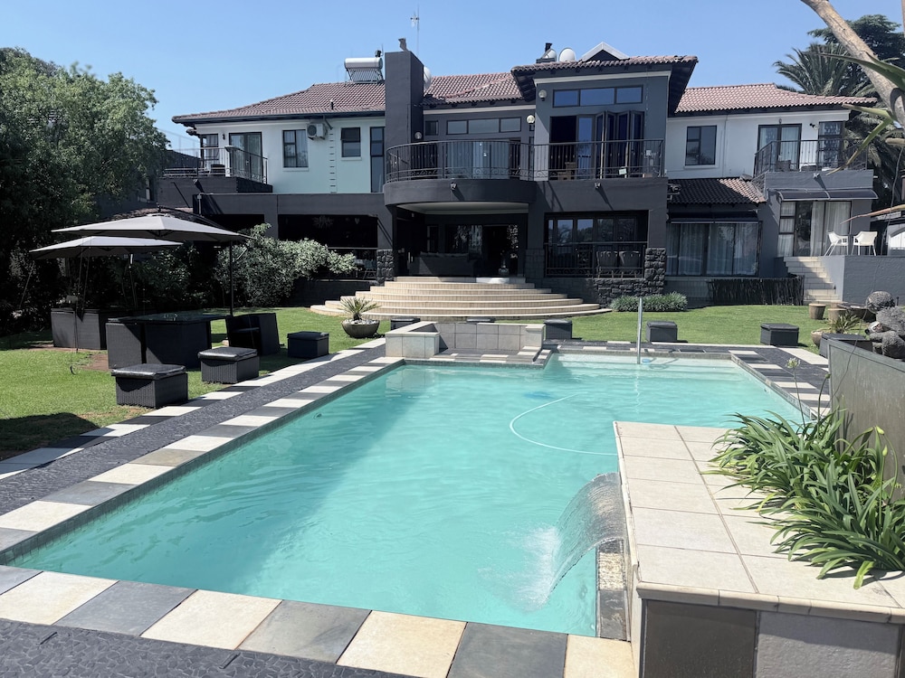 Africa Paradise Airport Boutique Hotel in Benoni, South Africa