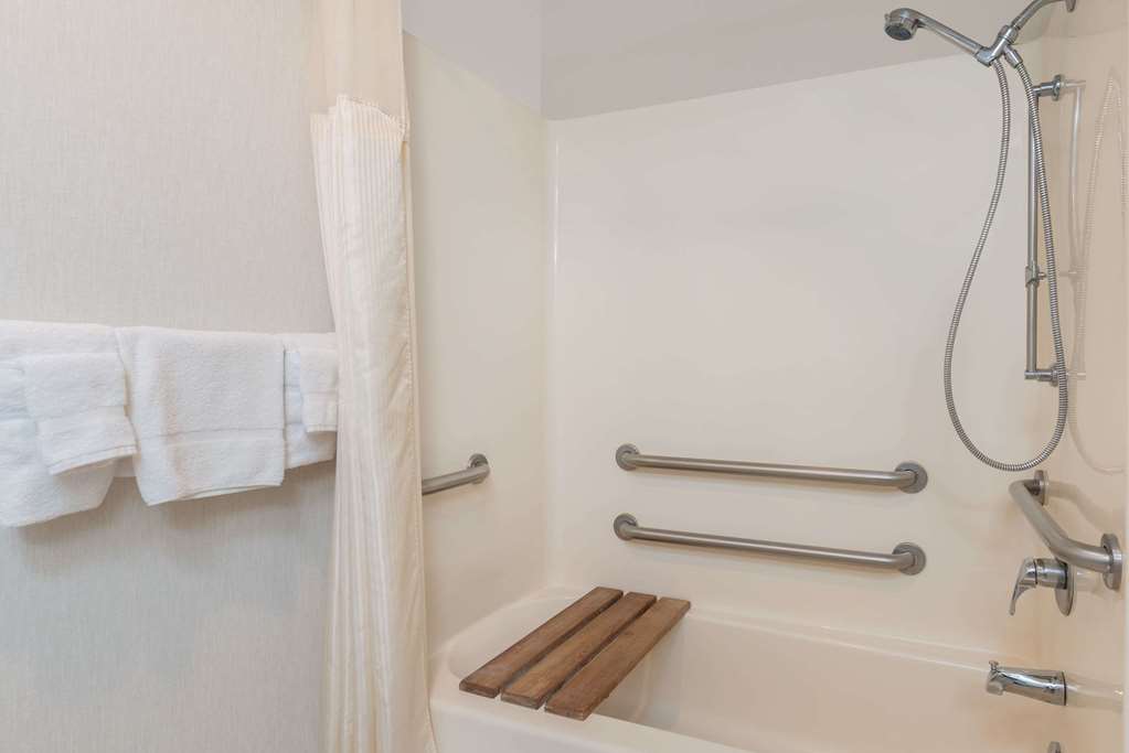 Baymont by Wyndham Hot Springs - photo 9