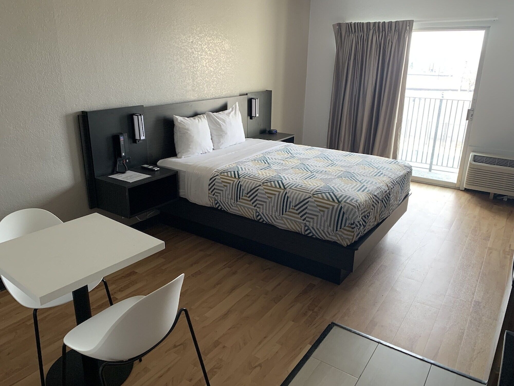 Studio 6 Lincoln NE Airport — hotel near Lincoln Airport