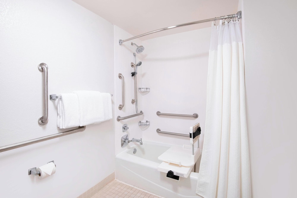 Courtyard by Marriott Savannah Midtown - photo 14