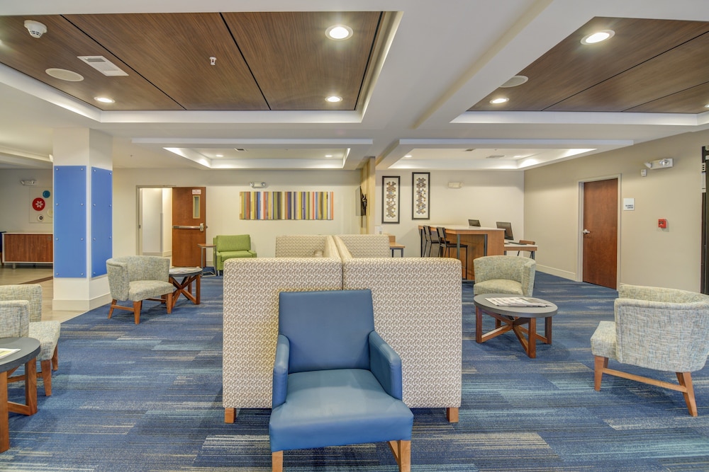 Holiday Inn Express & Suites Foley by IHG - photo 81
