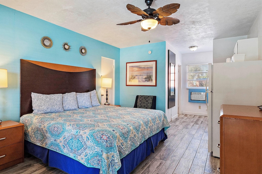 Malibu Resort Motel - photo 9