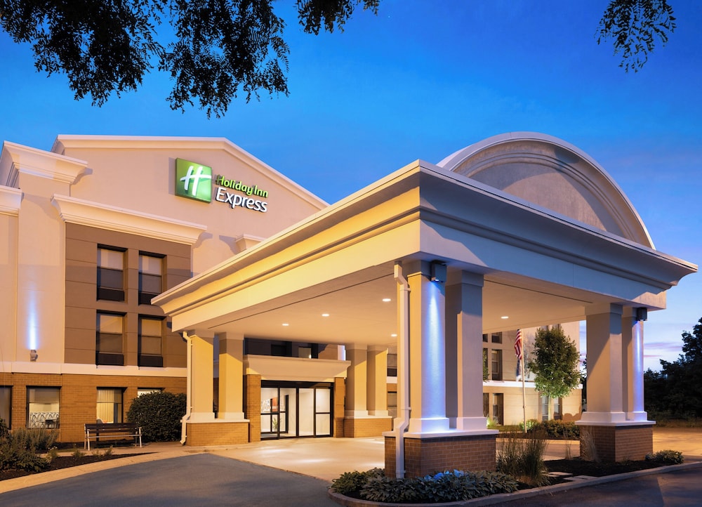 Holiday Inn Express Indianapolis Airport by IHG - photo 73