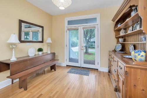 Carolyn’s by the Sea in Saint Simons Island, United States