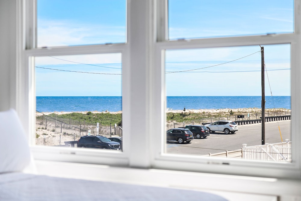 The Hideaway Hotel - photo 8