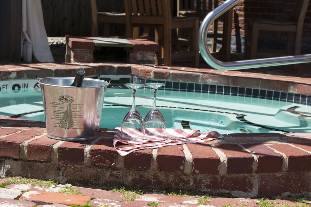 The Common Man Inn & Restaurant - photo 84
