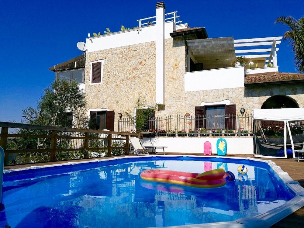 Casa Vacanze Fiore — 4-Star Luxury Hotel in Gallipoli, Italy