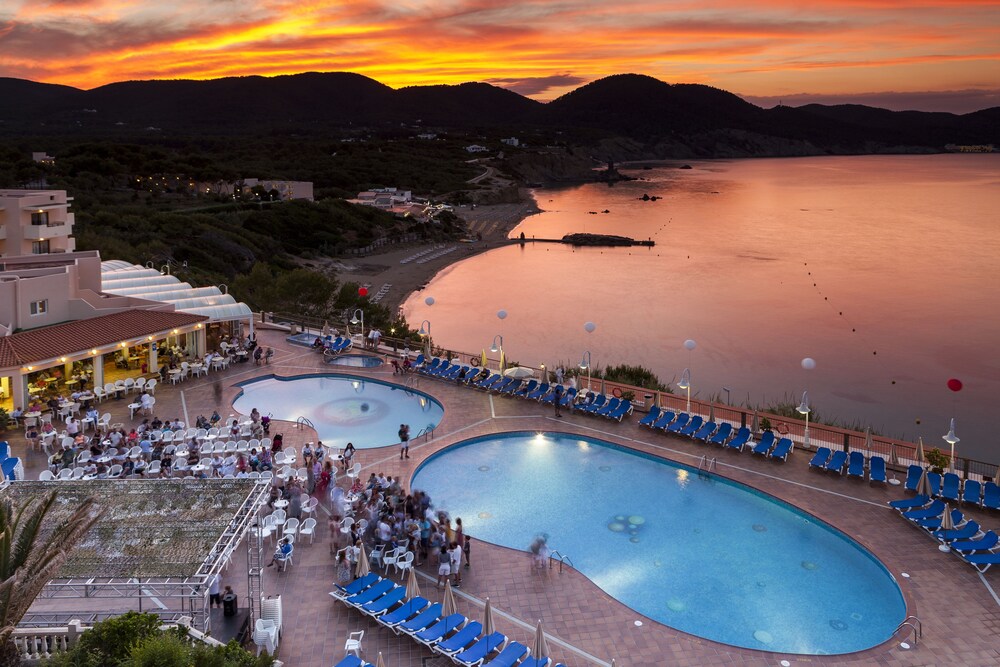 Invisa Hotel Club Cala Verde — 4-Star Luxury Hotel in Santa Eularia Des Riu, Spain