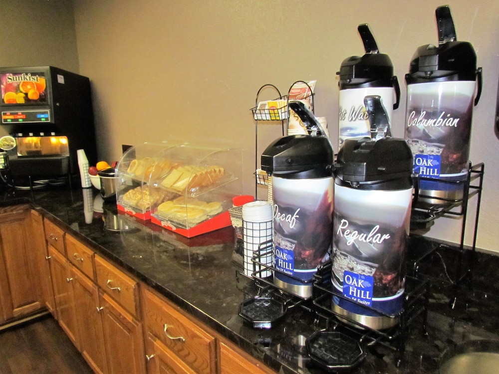 Oak Hill Inn & Suites - photo 63