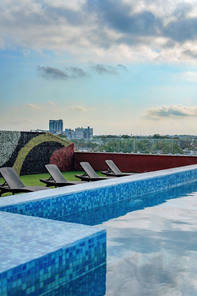 Rooftop pool