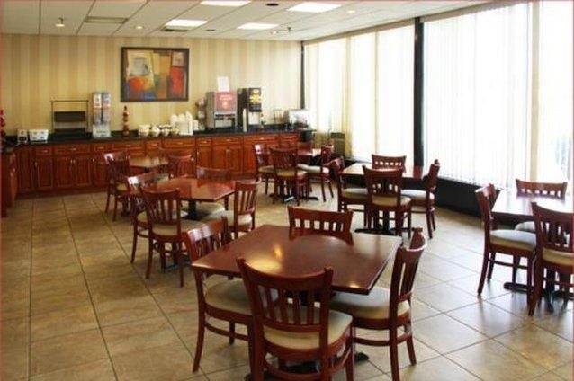 Stratford Hotel & Conference Center - photo 6