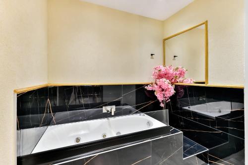 Apollon Suite — 4-Star Luxury Hotel in Thessaloniki, Greece