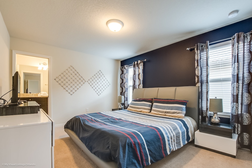 8 Bed Villa with Games Pool & Spa — 4-Star Luxury Hotel in Kissimmee, United States
